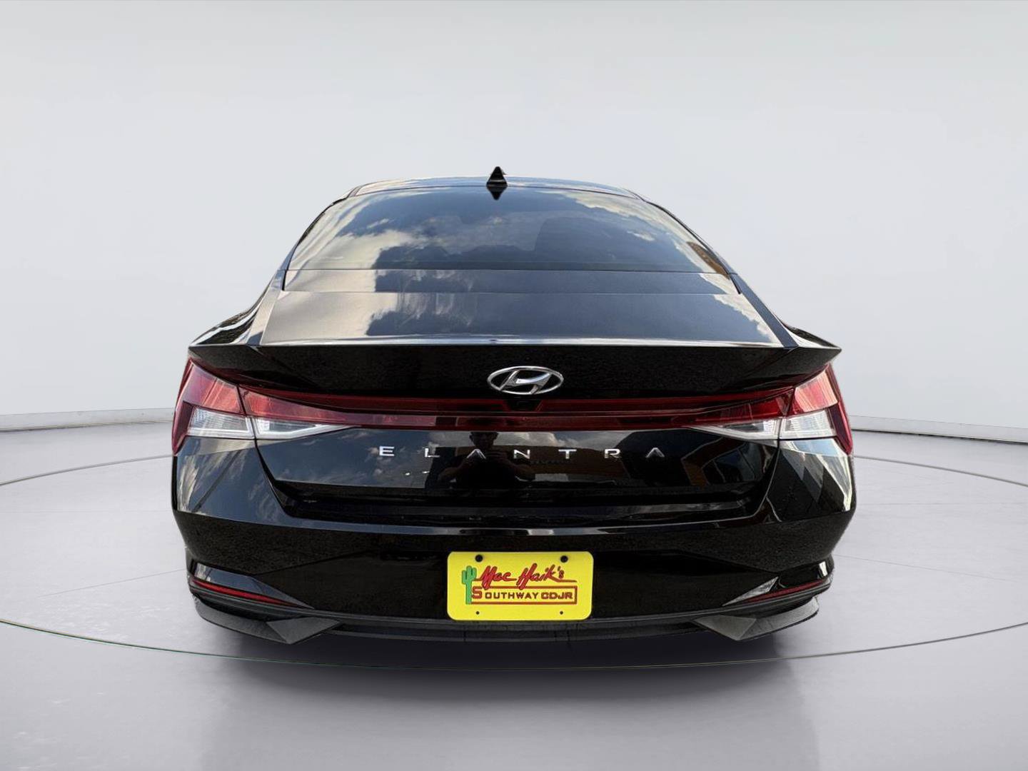Used 2021 Hyundai Elantra SEL FWD image 9