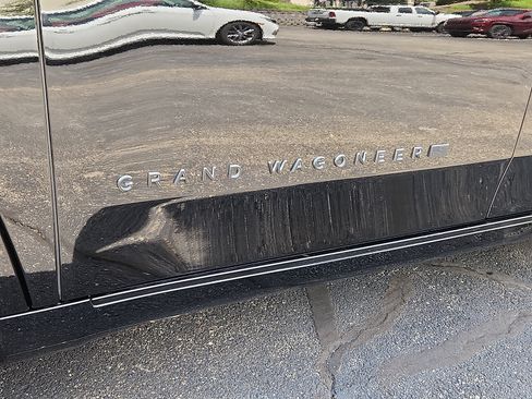 Certified 2024 Jeep Grand Wagoneer Series II Obsidian w/ Quick Order Packagew 28T AWD/4WD image 31