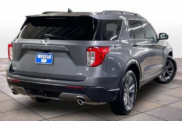Certified 2022 Ford Explorer XLT w/ Equipment Group 202A AWD/4WD image 5