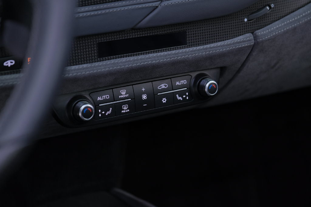 Used 2021 Ferrari F8 Tributo RWD image 46