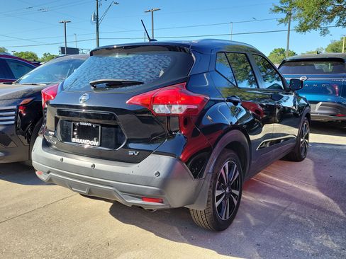 Used 2020 Nissan Kicks SV image 7