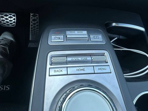 Used 2023 Genesis GV70 2.5T w/ Sport Prestige Package AWD/4WD image 25