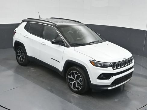 Used 2025 Jeep Compass Limited AWD/4WD image 35