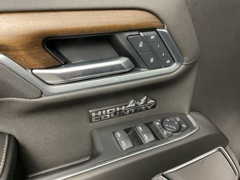 Used 2025 Chevrolet Silverado 1500 High Country w/ Technology Package AWD/4WD image 11