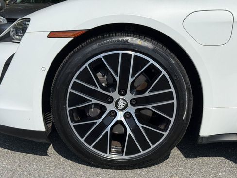 Used 2022 Porsche Taycan RWD image 32