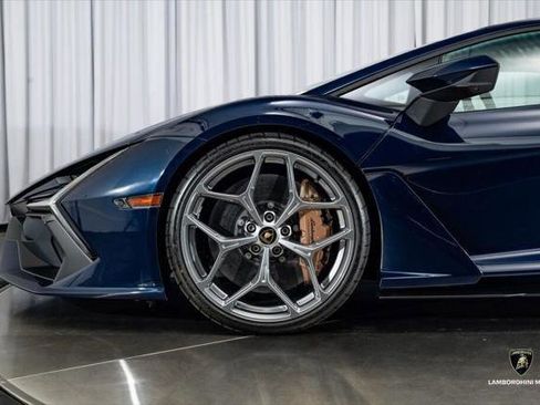 Used 2025 Lamborghini Revuelto AWD/4WD image 13