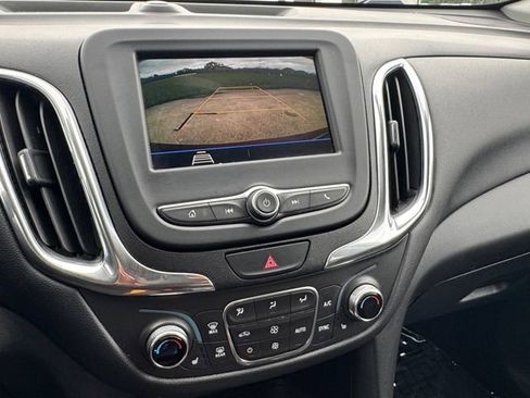Used 2019 Chevrolet Equinox LT image 9