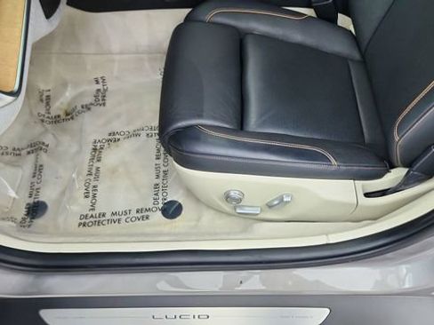 Used 2023 Lucid Air Touring AWD/4WD image 33