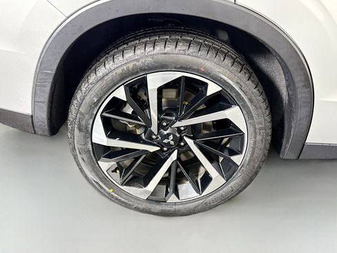 Used 2023 Mitsubishi Outlander SE FWD image 33