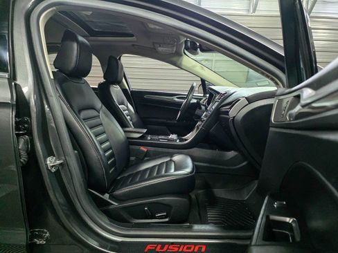 Used 2020 Ford Fusion SEL image 15