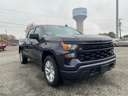 Used 2023 Chevrolet Silverado 1500 Custom image 1