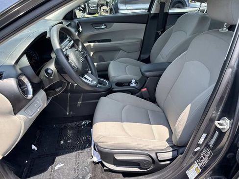 Used 2020 Kia Forte LXS FWD image 14