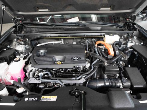 Used 2024 Toyota Crown AWD/4WD image 30