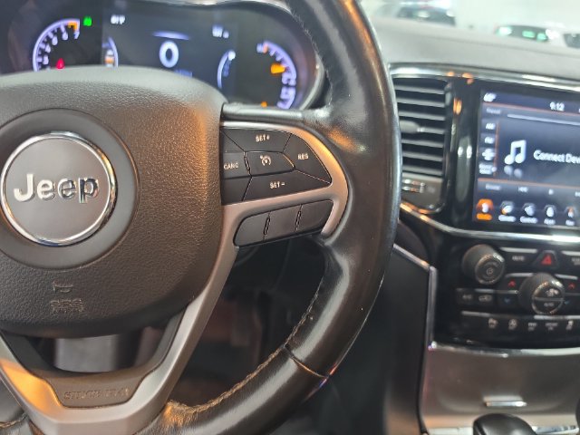 Used 2020 Jeep Grand Cherokee Overland AWD/4WD image 13