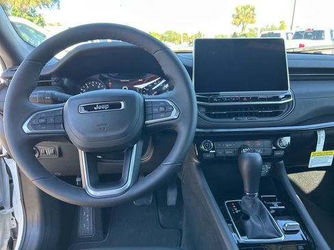 New 2026 Jeep Compass Latitude AWD/4WD image 10