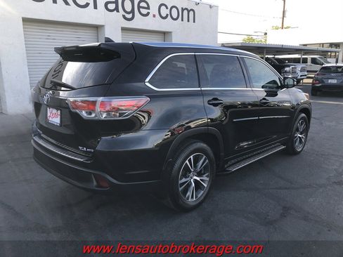 Used 2016 Toyota Highlander XLE w/ Protection Package #3 image 7