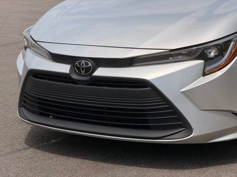 Used 2024 Toyota Corolla LE FWD image 6