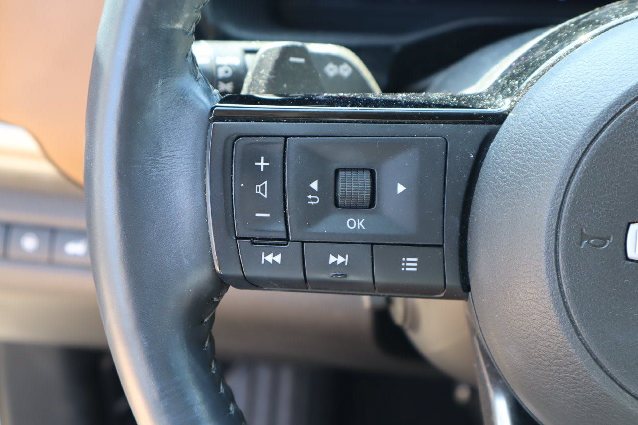 Used 2024 Nissan Pathfinder Platinum w/ Cargo Package FWD image 14