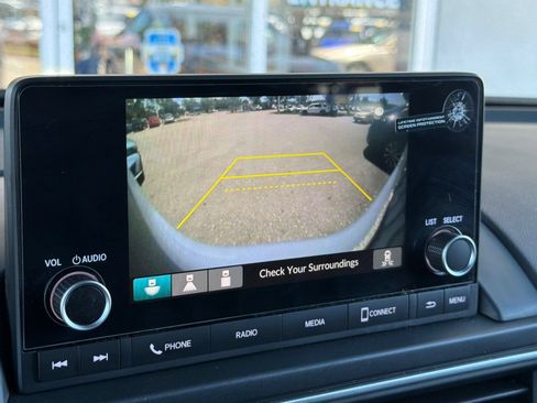 Certified 2025 Honda Pilot Sport image 18