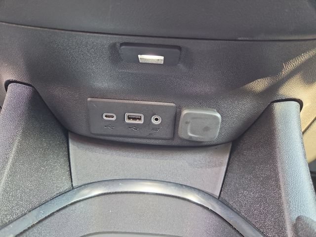 Used 2025 Chevrolet Malibu LT FWD image 31