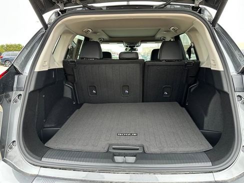 Used 2026 Nissan Rogue SV w/ SV Premium Package image 27