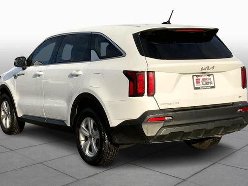 Used 2023 Kia Sorento LX AWD/4WD image 12