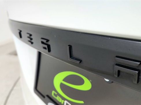 Used 2022 Tesla Model X image 16