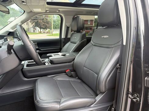 Used 2026 Ford Expedition Platinum w/ Driver's Package AWD/4WD image 81