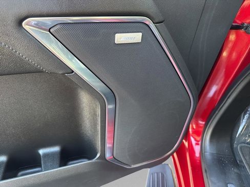 Used 2024 GMC Sierra 2500 SLT w/ SLT Premium Package image 19