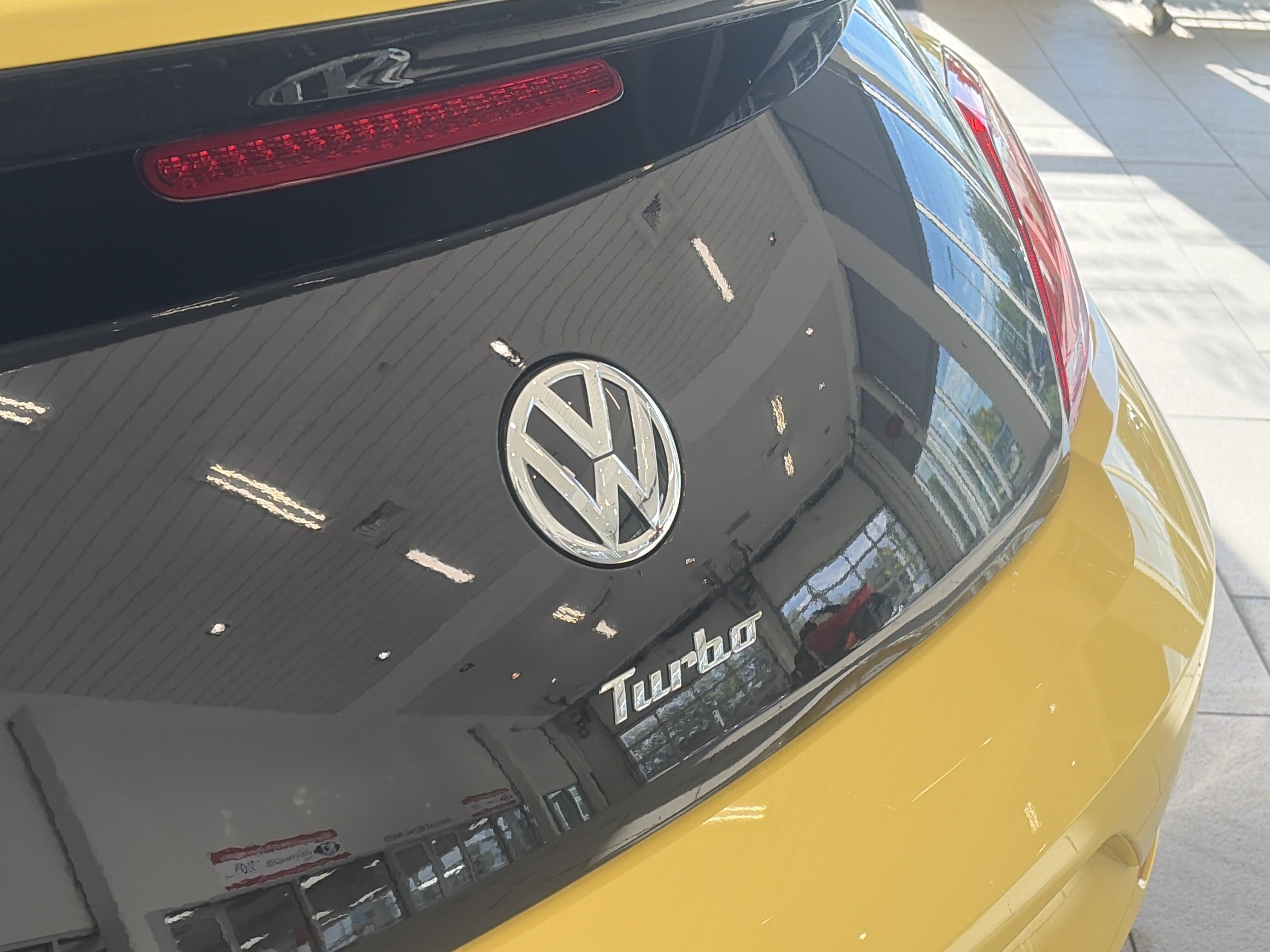 Used 2014 Volkswagen Beetle GSR FWD image 15