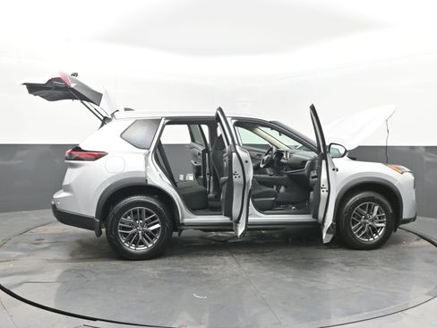 Certified 2025 Nissan Rogue S image 45