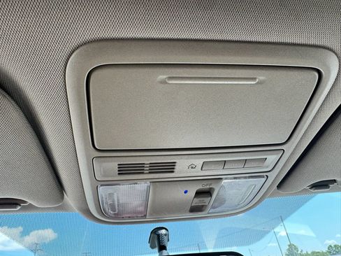 Used 2016 Honda Odyssey SE image 32