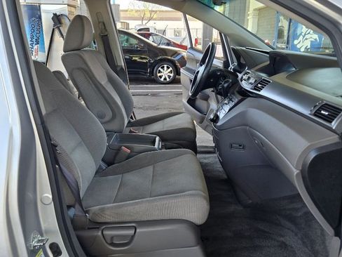 Used 2011 Honda Odyssey EX image 12