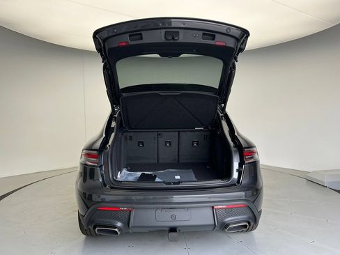 Used 2026 Porsche Macan AWD/4WD image 20