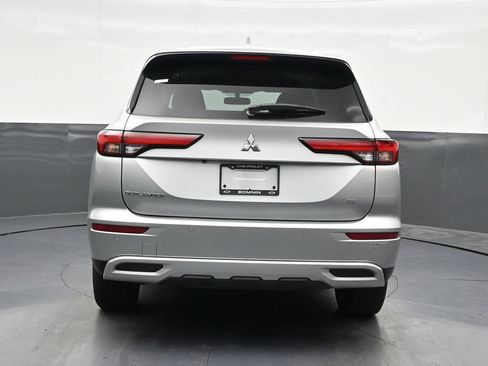 Used 2023 Mitsubishi Outlander SE FWD image 4