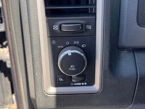 Used 2014 RAM 1500 Express AWD/4WD image 19