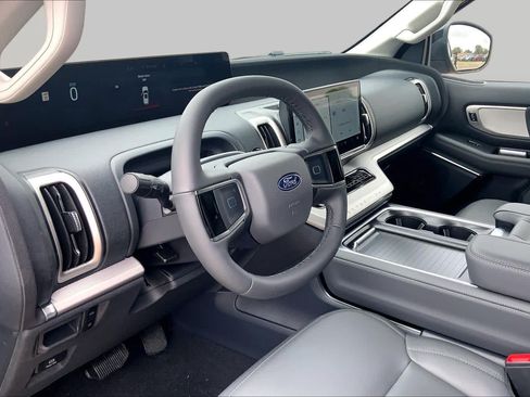 New 2026 Ford Expedition Active RWD image 8