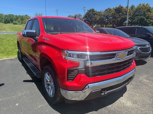 Used 2022 Chevrolet Silverado 1500 LT AWD/4WD image 1