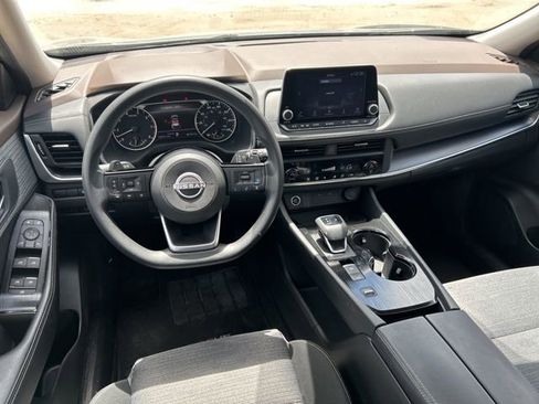 Used 2023 Nissan Rogue SV image 10
