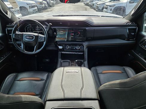 Used 2024 GMC Sierra 2500 AT4 w/ Technology Package AWD/4WD image 29