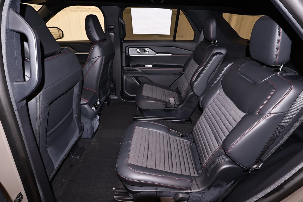 New 2026 Ford Explorer ST-Line w/ ST-Line Street Pack AWD/4WD image 15