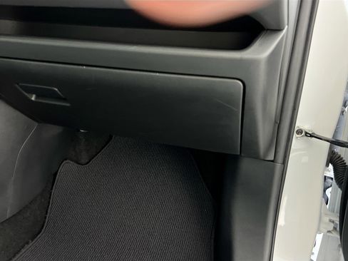 Used 2021 Toyota RAV4 XLE w/ Convenience Package image 35