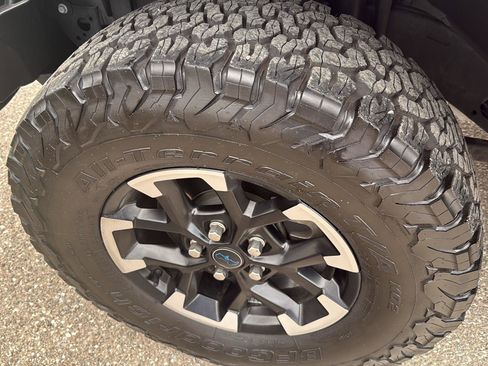 Used 2024 Jeep Wrangler Unlimited Rubicon 4xe w/ Technology Group AWD/4WD image 13