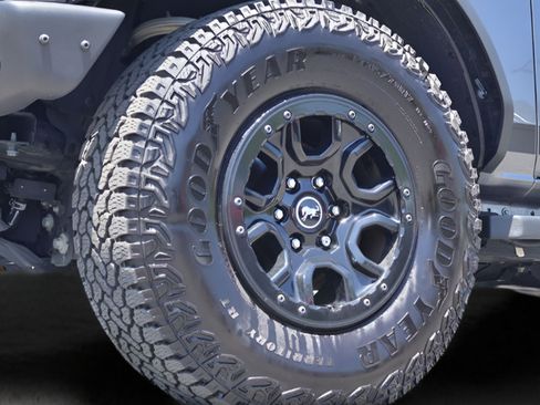 Used 2022 Ford Bronco Wildtrak AWD/4WD image 13