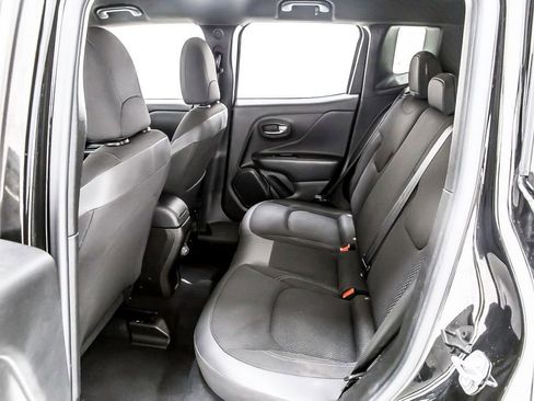 Used 2022 Jeep Renegade Altitude AWD/4WD image 30