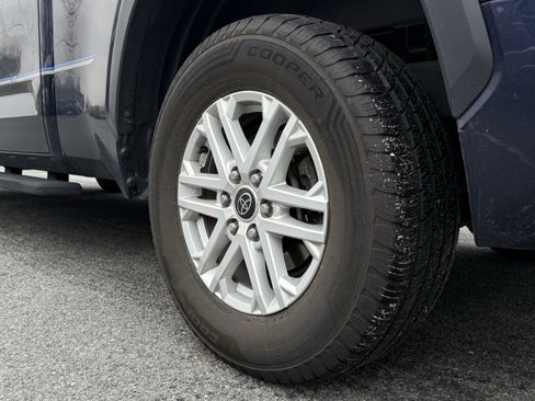 Used 2022 Toyota Tundra SR5 image 10