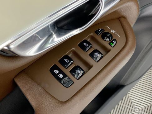 Used 2022 Volvo XC90 T6 Momentum w/ Advanced Package image 10