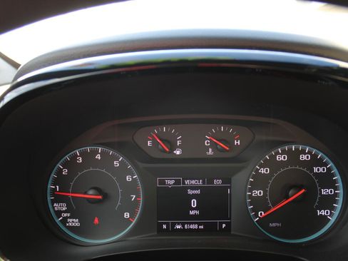 Used 2023 Chevrolet Traverse LS image 16