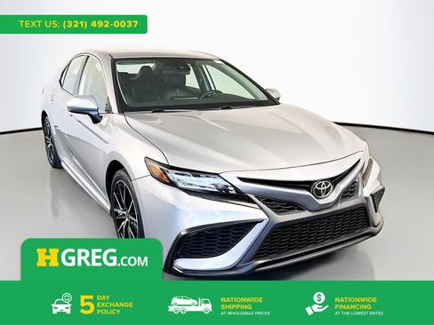 Used 2021 Toyota Camry SE image 1