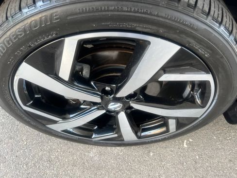 Certified 2022 Nissan Rogue Sport SL AWD/4WD image 45